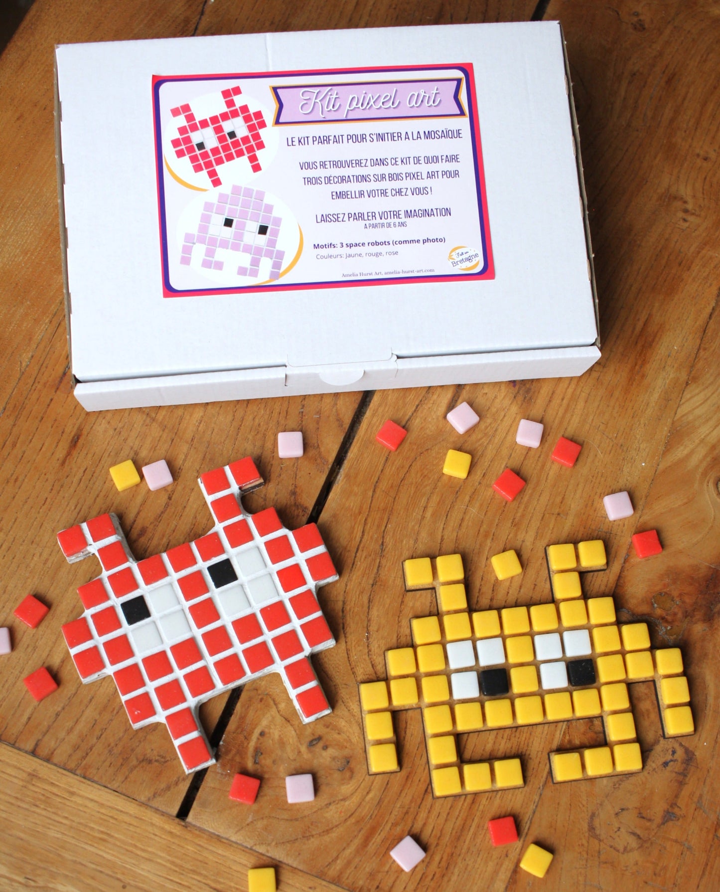 Kit jeu DIY mosaïque débutant - pixel art, space robots Amelia Hurst Art