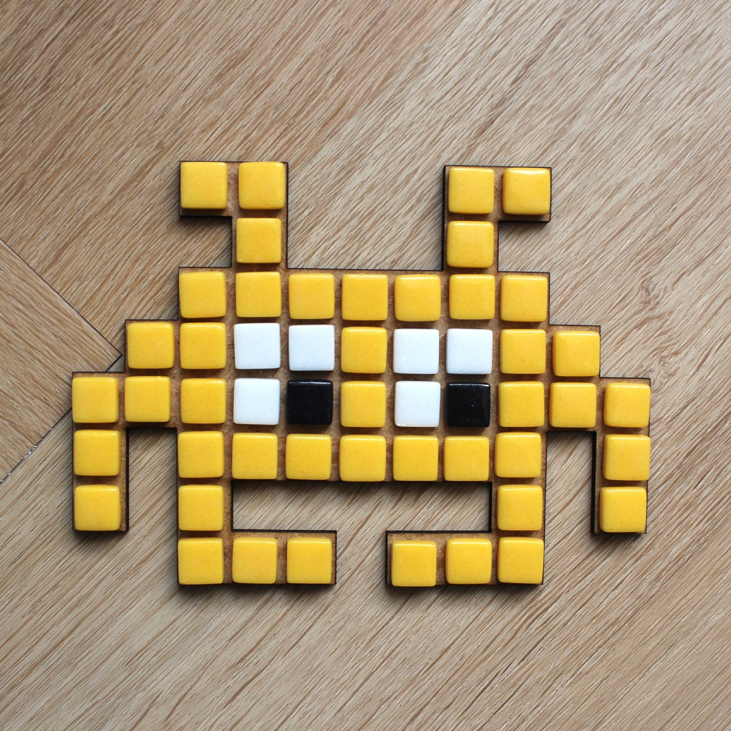Kit jeu DIY mosaïque débutant - pixel art, space robots Amelia Hurst Art