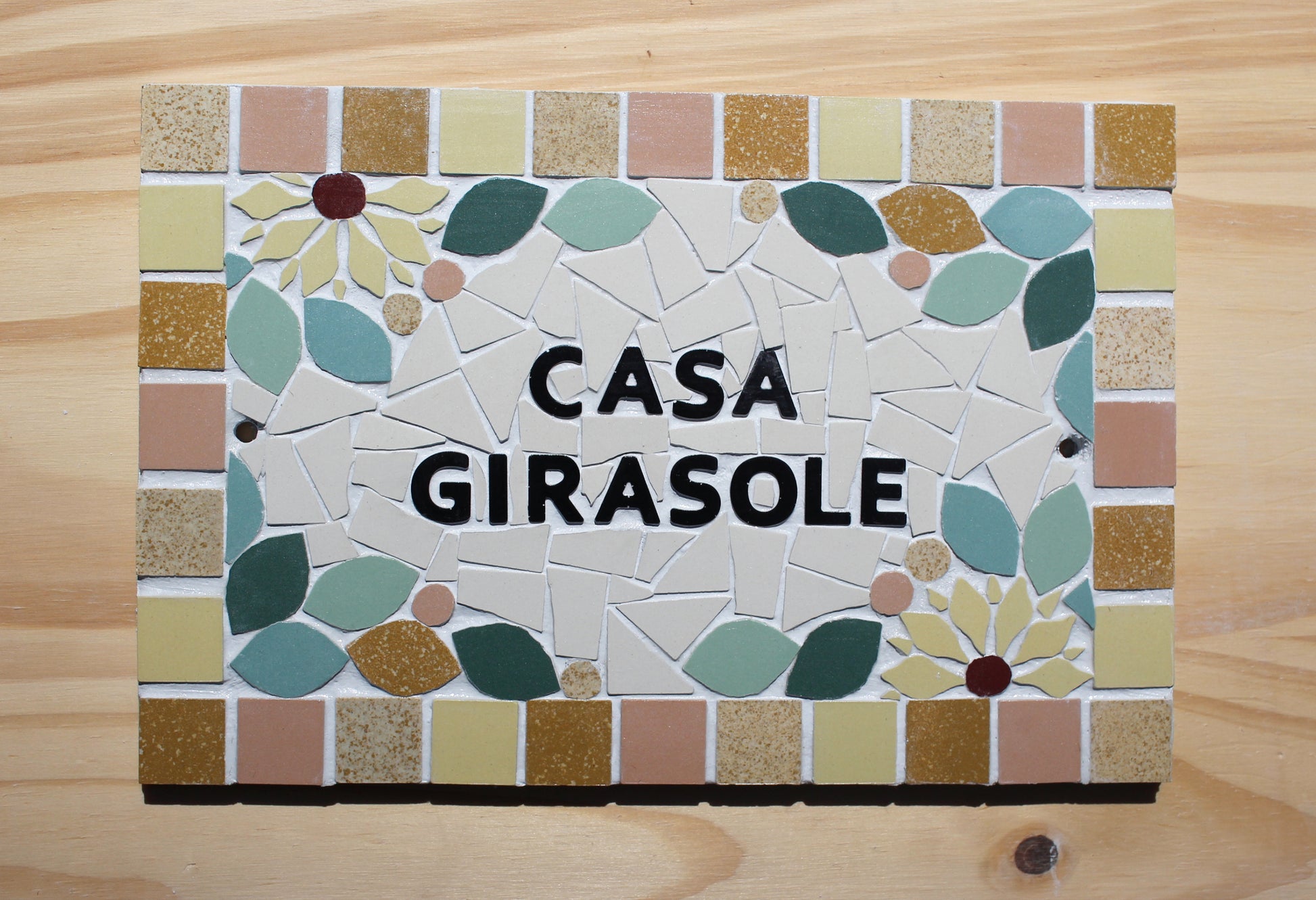Acompte - Adresse plaque nom numéro de maison en mosaïque céramique 16 X 24cm, déco décoration style floral, personnalisable couleurs (Copie) Amelia Hurst Art