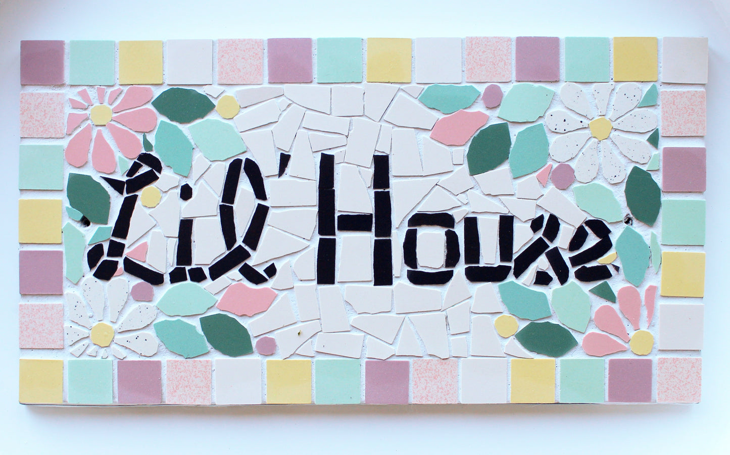 Adresse plaque adresse numéro de maison ou porte en mosaïque céramique 16x30cm à accrocher, style floral, possibilité de personnaliser Amelia Hurst Art