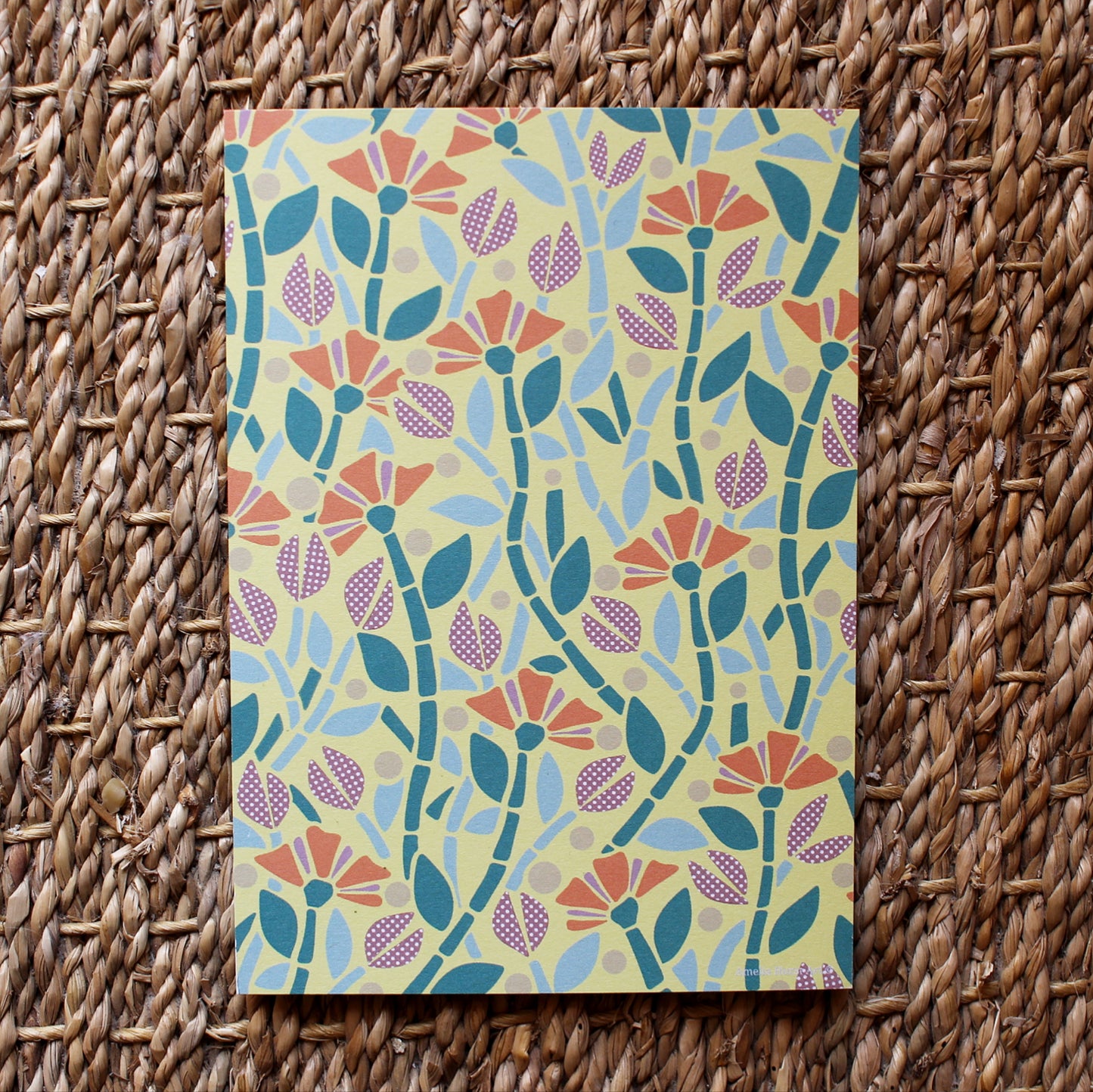 Carte imprimé en France avec motifs fleurs sur papier recyclé Amelia Hurst Art