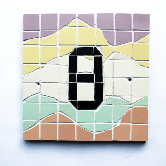 Copie de Adresse plaque numéro de maison ou porte en mosaïque céramique 15x15cm à accrocher, style abstrait possibilité de personnaliser couleurs Amelia Hurst Art